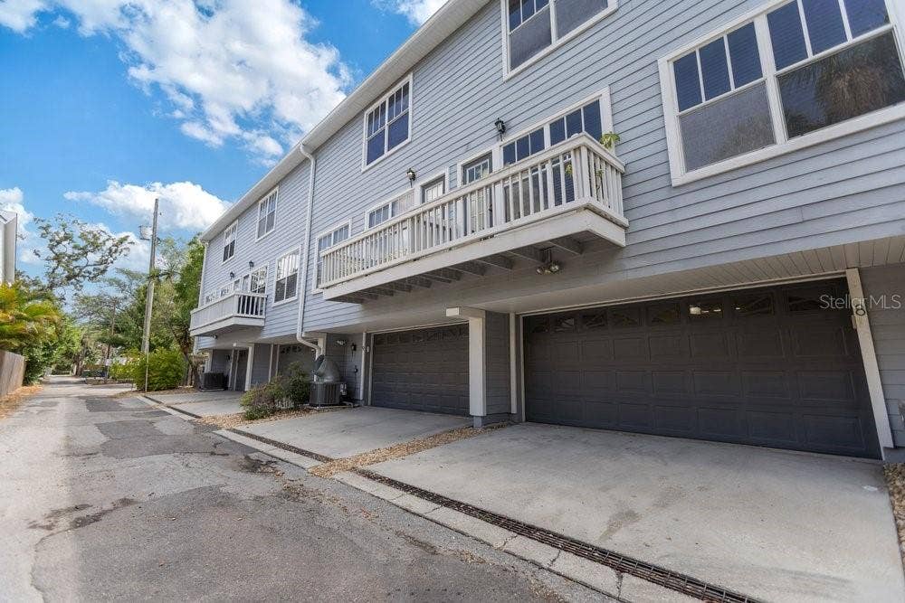 919 S ROME AVENUE, #8, Tampa, FL 33606 Garage and back entrance