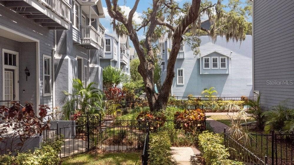 919 S ROME AVENUE, #8, Tampa, FL 33606 Beautiful landscaping