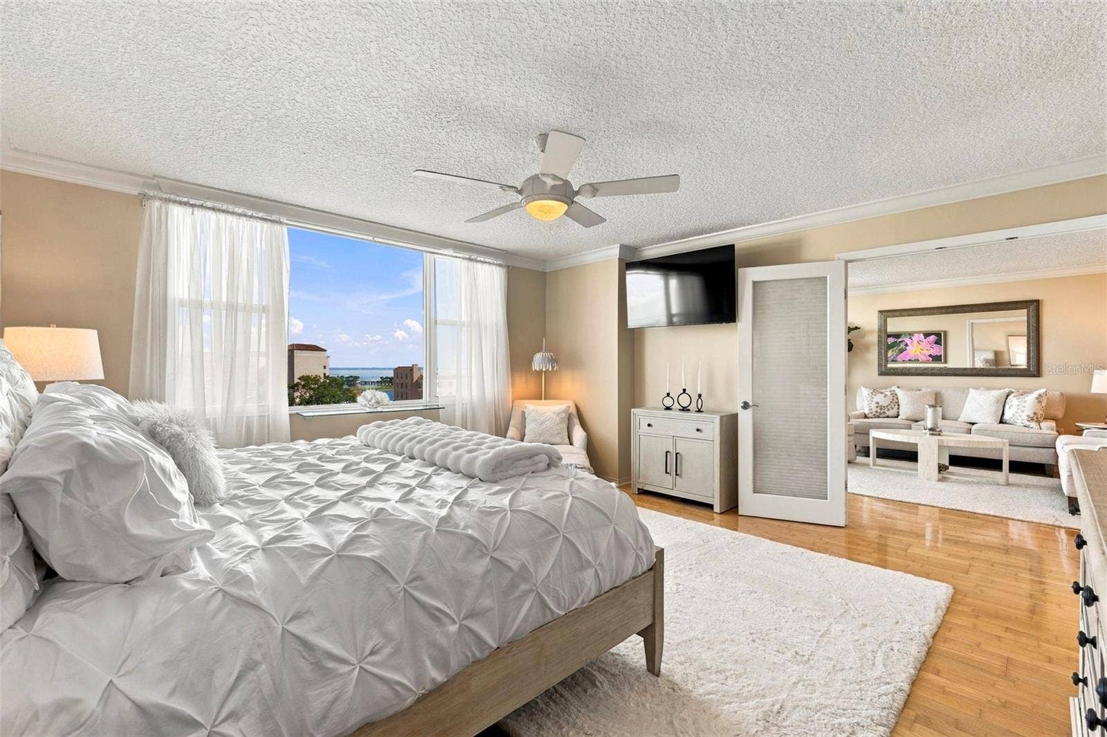 700 BEACH DRIVE NE, #803, St Petersburg, FL 33701 700 BEACH DRIVE NE, #803, St Petersburg, FL 33701