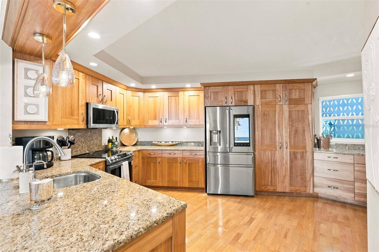 700 BEACH DRIVE NE, #803, St Petersburg, FL 33701 700 BEACH DRIVE NE, #803, St Petersburg, FL 33701