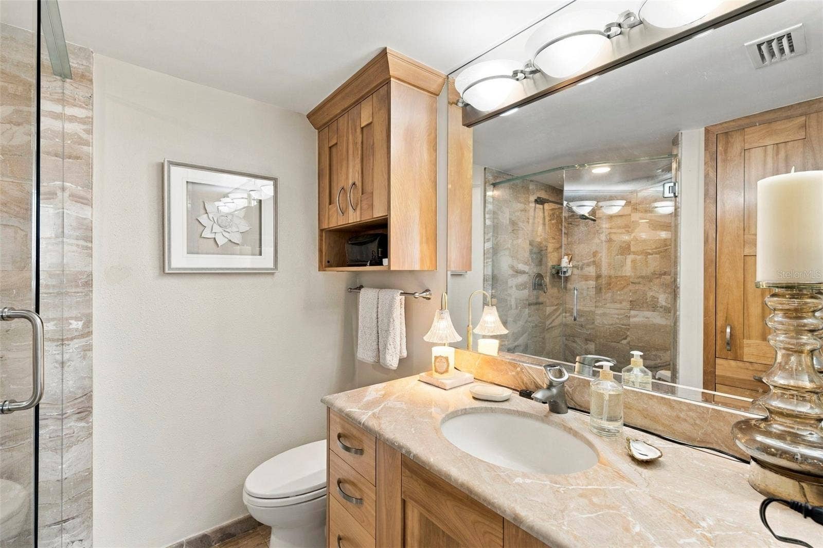 700 BEACH DRIVE NE, #803, St Petersburg, FL 33701 700 BEACH DRIVE NE, #803, St Petersburg, FL 33701