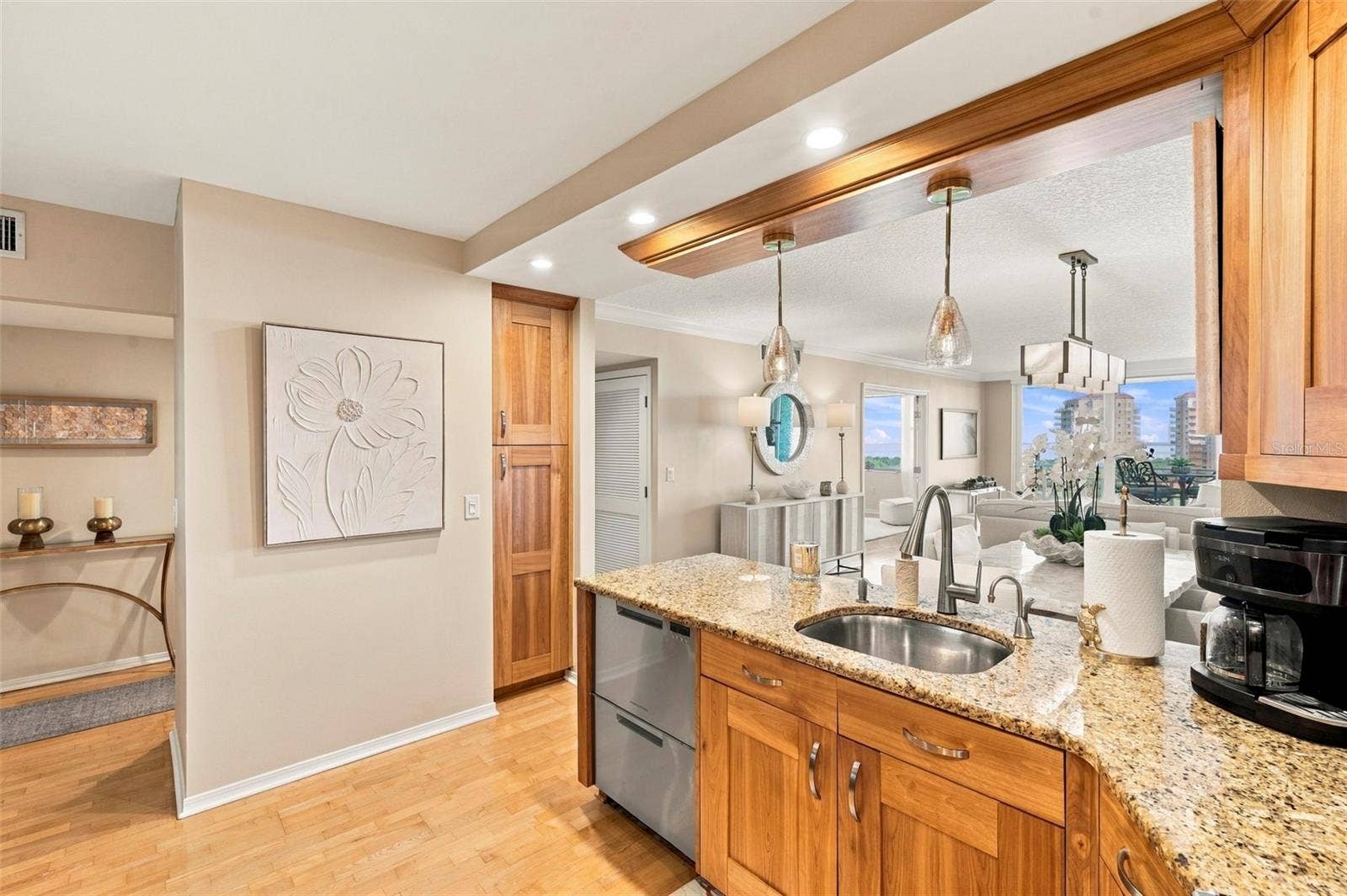 700 BEACH DRIVE NE, #803, St Petersburg, FL 33701 700 BEACH DRIVE NE, #803, St Petersburg, FL 33701