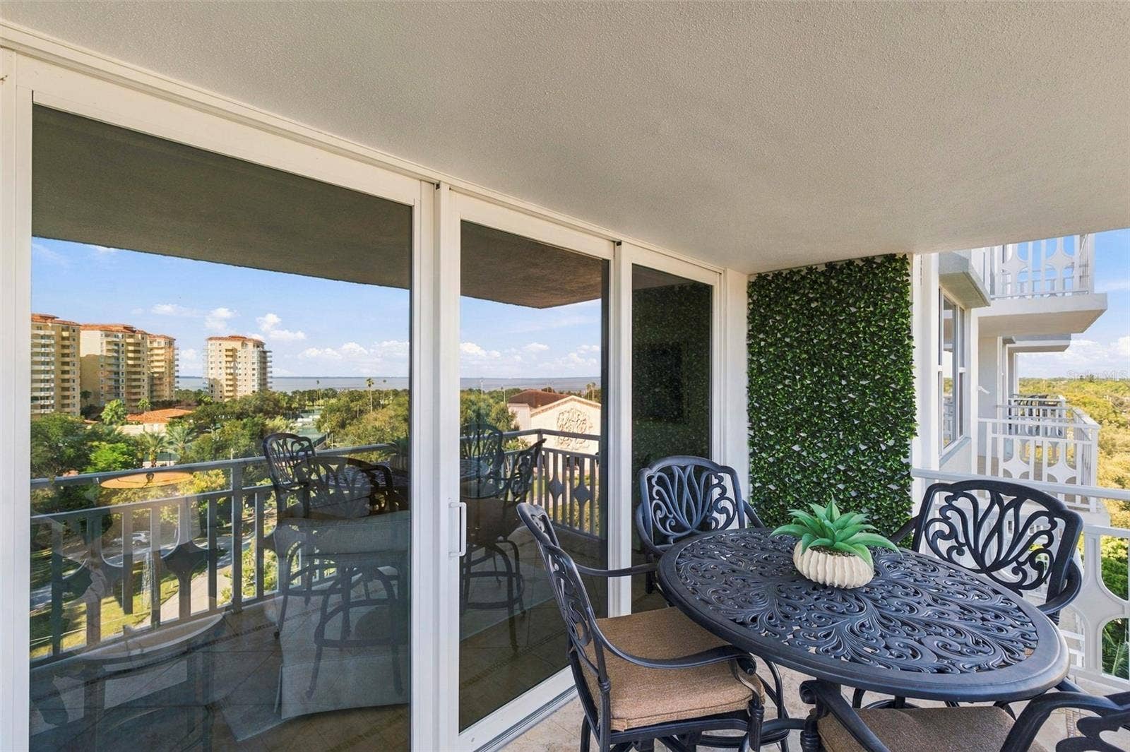 700 BEACH DRIVE NE, #803, St Petersburg, FL 33701 700 BEACH DRIVE NE, #803, St Petersburg, FL 33701