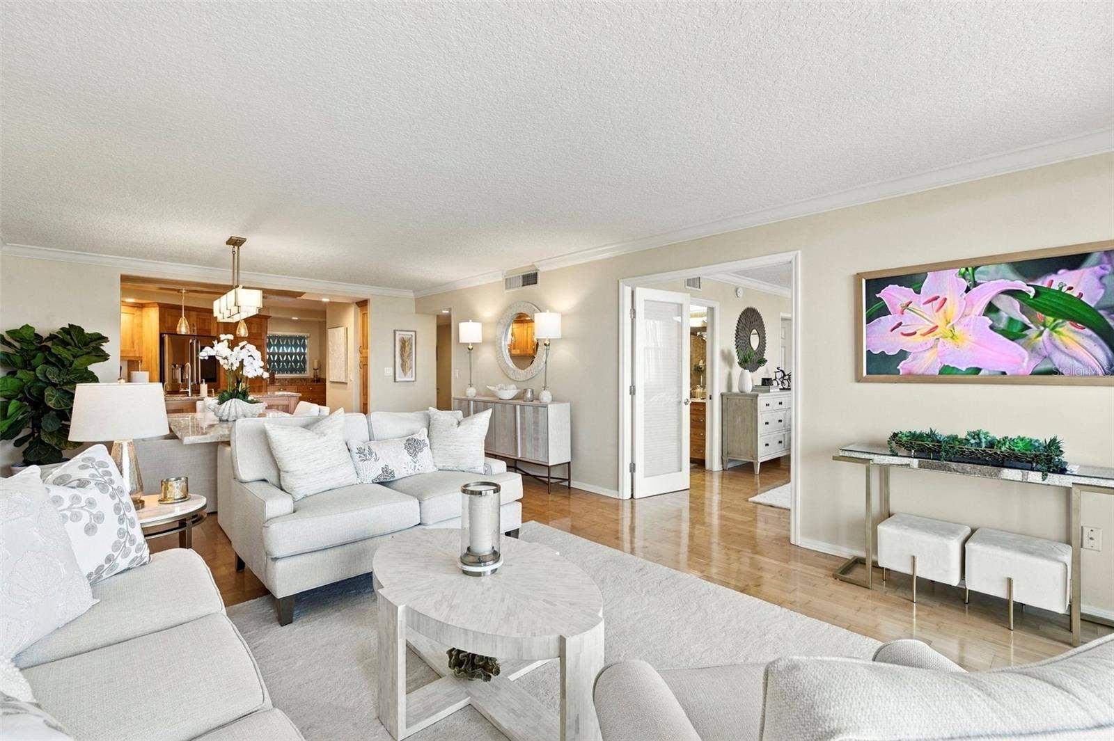 700 BEACH DRIVE NE, #803, St Petersburg, FL 33701 700 BEACH DRIVE NE, #803, St Petersburg, FL 33701