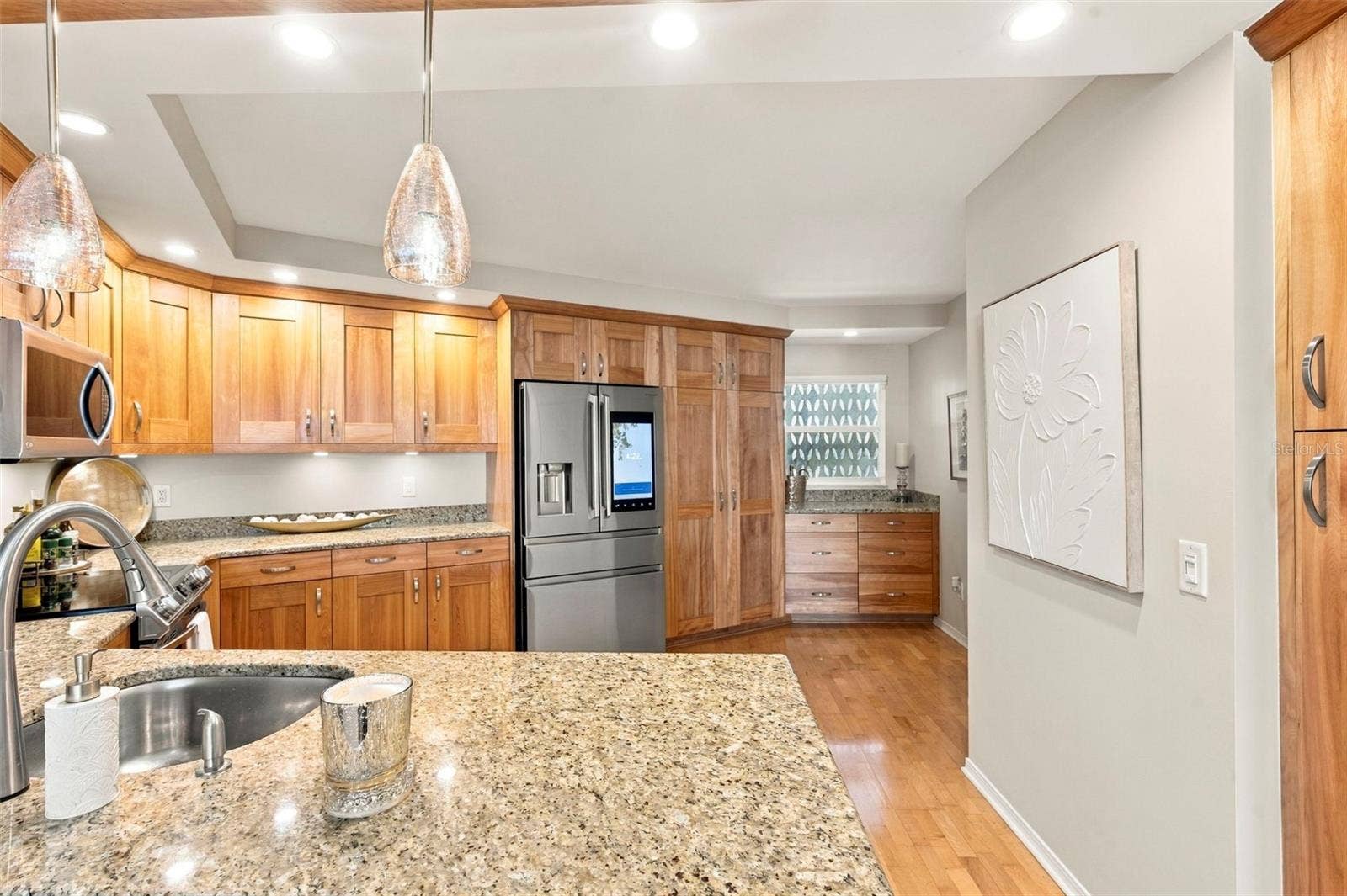 700 BEACH DRIVE NE, #803, St Petersburg, FL 33701 700 BEACH DRIVE NE, #803, St Petersburg, FL 33701