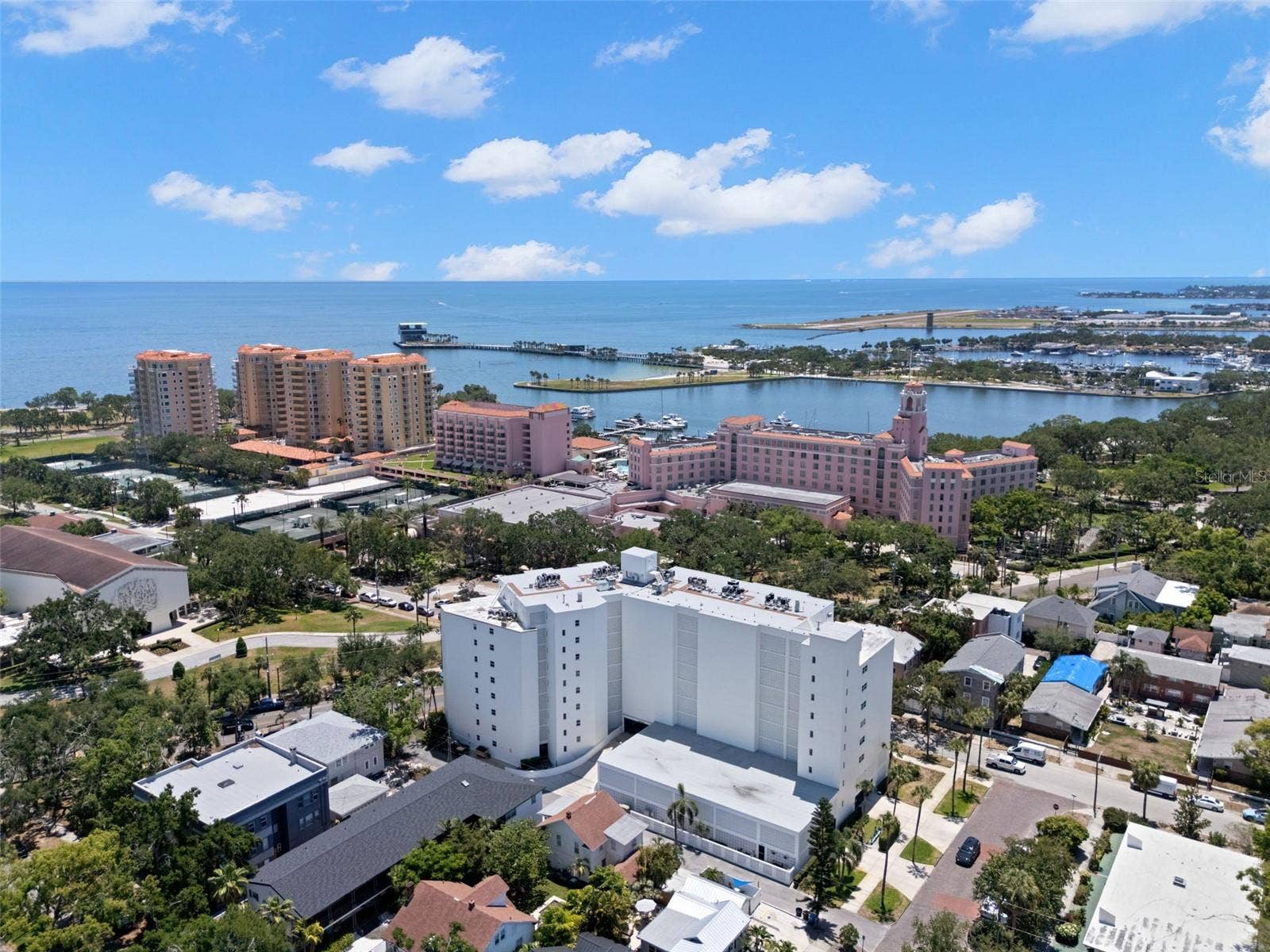 700 BEACH DRIVE NE, #803, St Petersburg, FL 33701 700 BEACH DRIVE NE, #803, St Petersburg, FL 33701