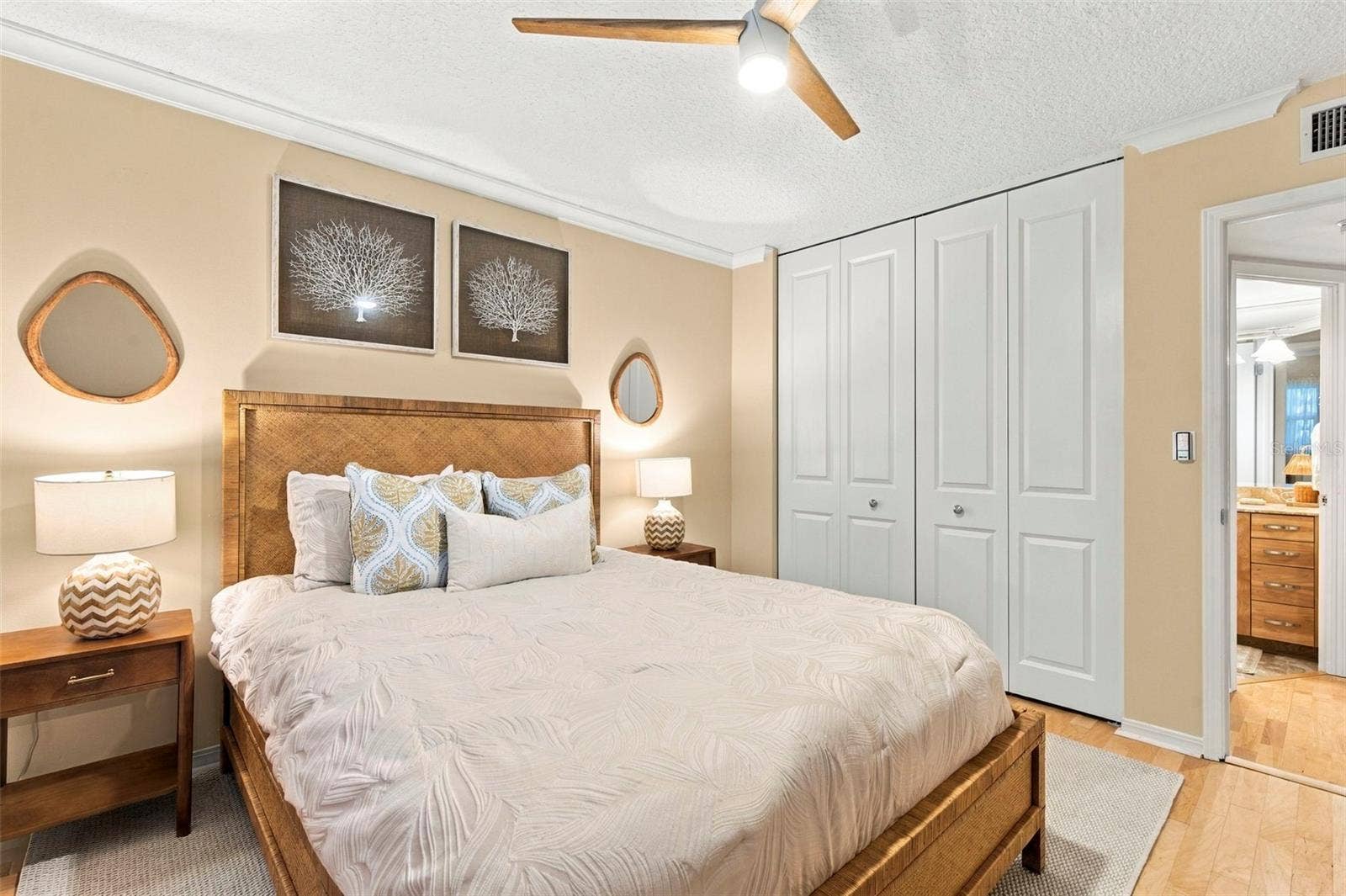 700 BEACH DRIVE NE, #803, St Petersburg, FL 33701 700 BEACH DRIVE NE, #803, St Petersburg, FL 33701