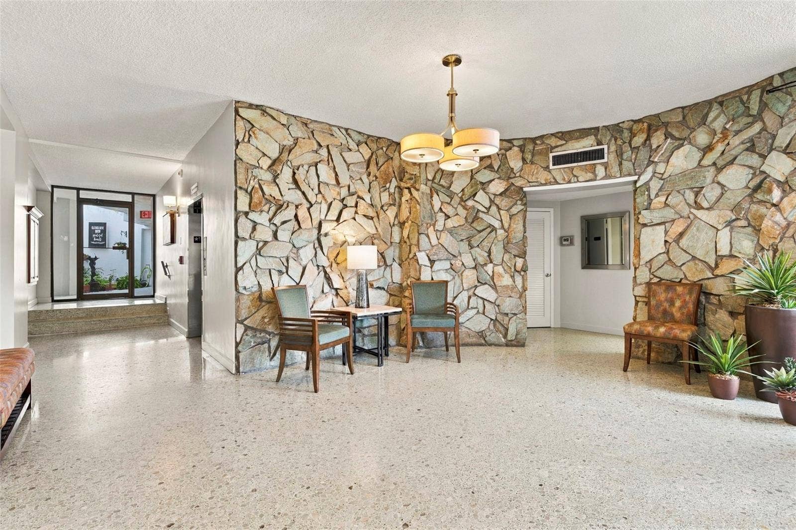 700 BEACH DRIVE NE, #803, St Petersburg, FL 33701 Lobby