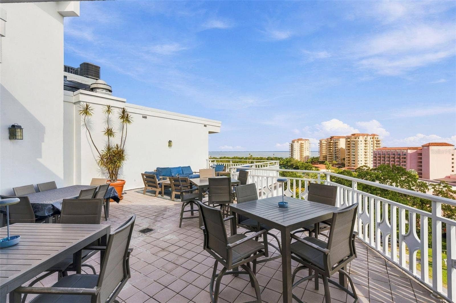 700 BEACH DRIVE NE, #803, St Petersburg, FL 33701 9th Floor Roof Terrace
