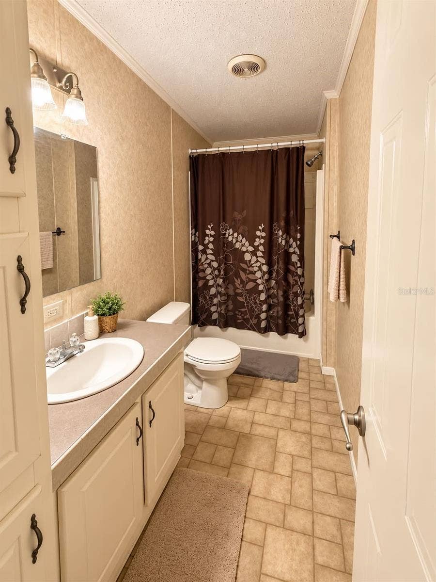 2nd Bathroom