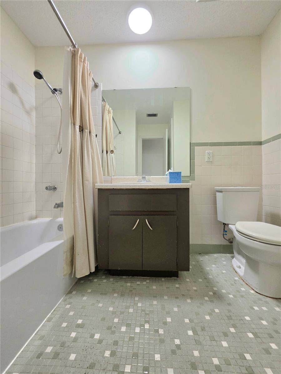 17001 MELBA LANE, Lutz, FL 33549