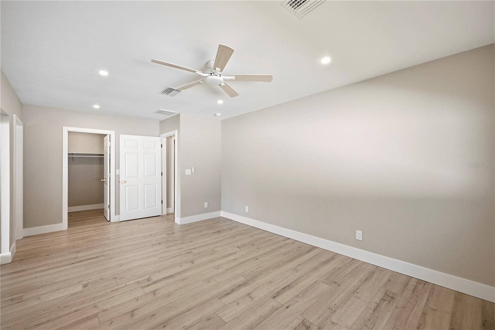 1900 60TH STREET S, Gulfport, FL 33707