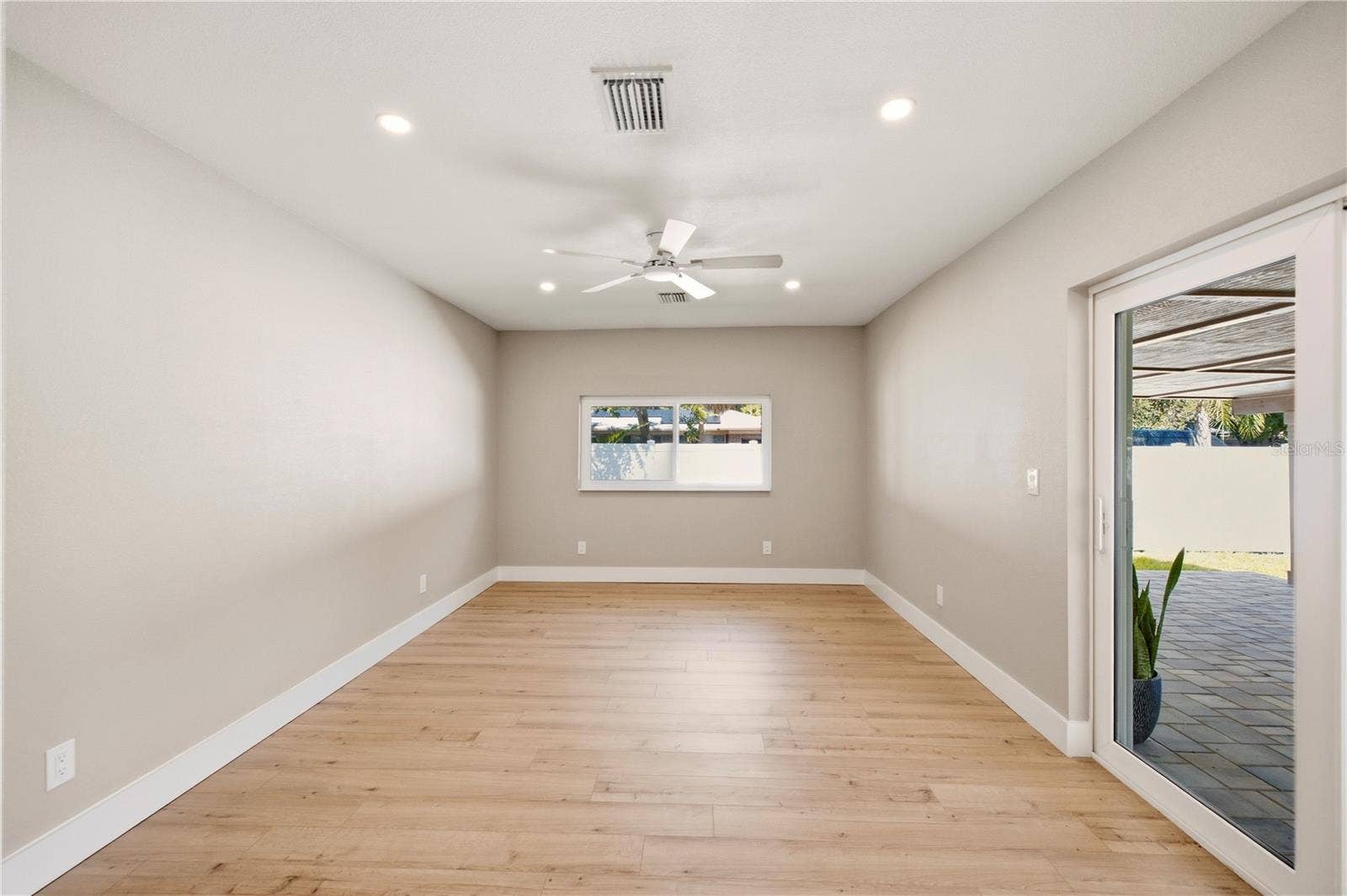 1900 60TH STREET S, Gulfport, FL 33707