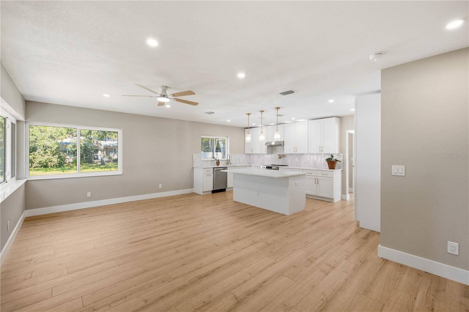 1900 60TH STREET S, Gulfport, FL 33707