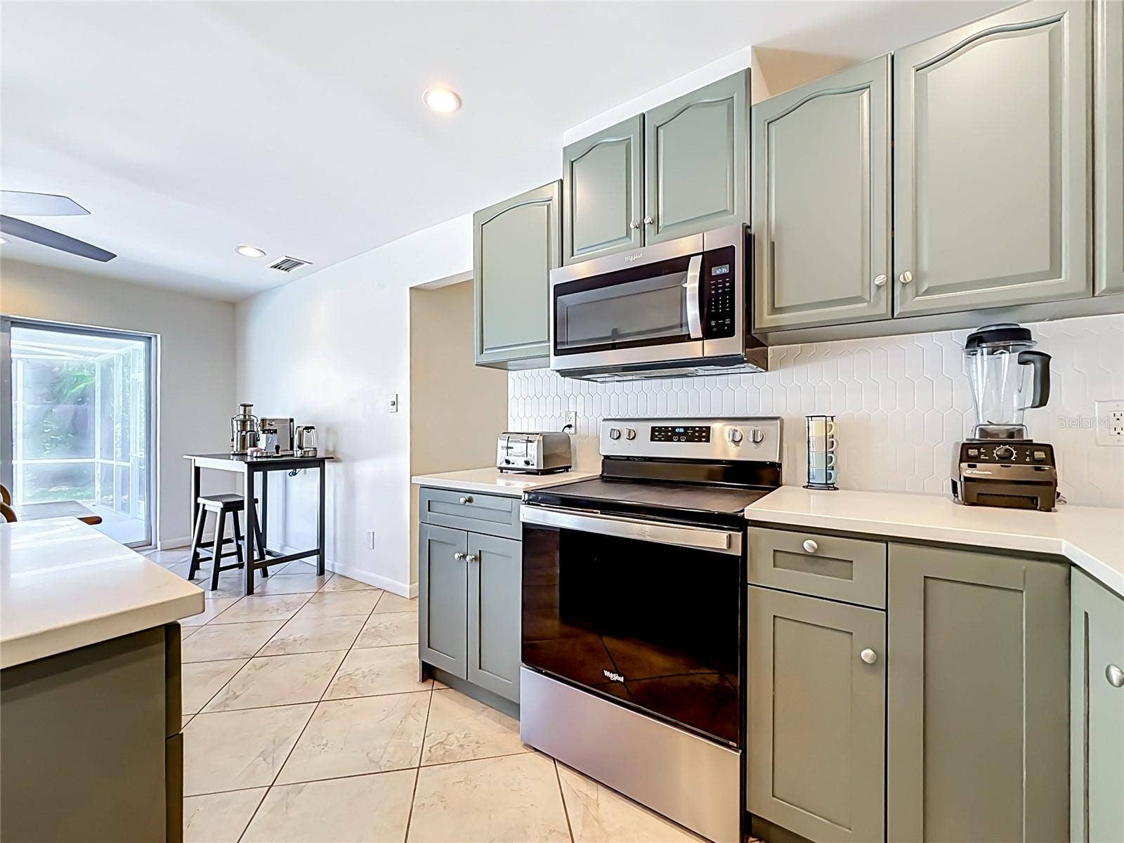 1852 SOURWOOD BOULEVARD, Dunedin, FL 34698 Kitchen
