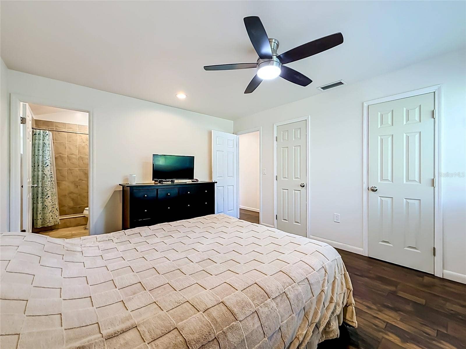 1852 SOURWOOD BOULEVARD, Dunedin, FL 34698 Primary Suite