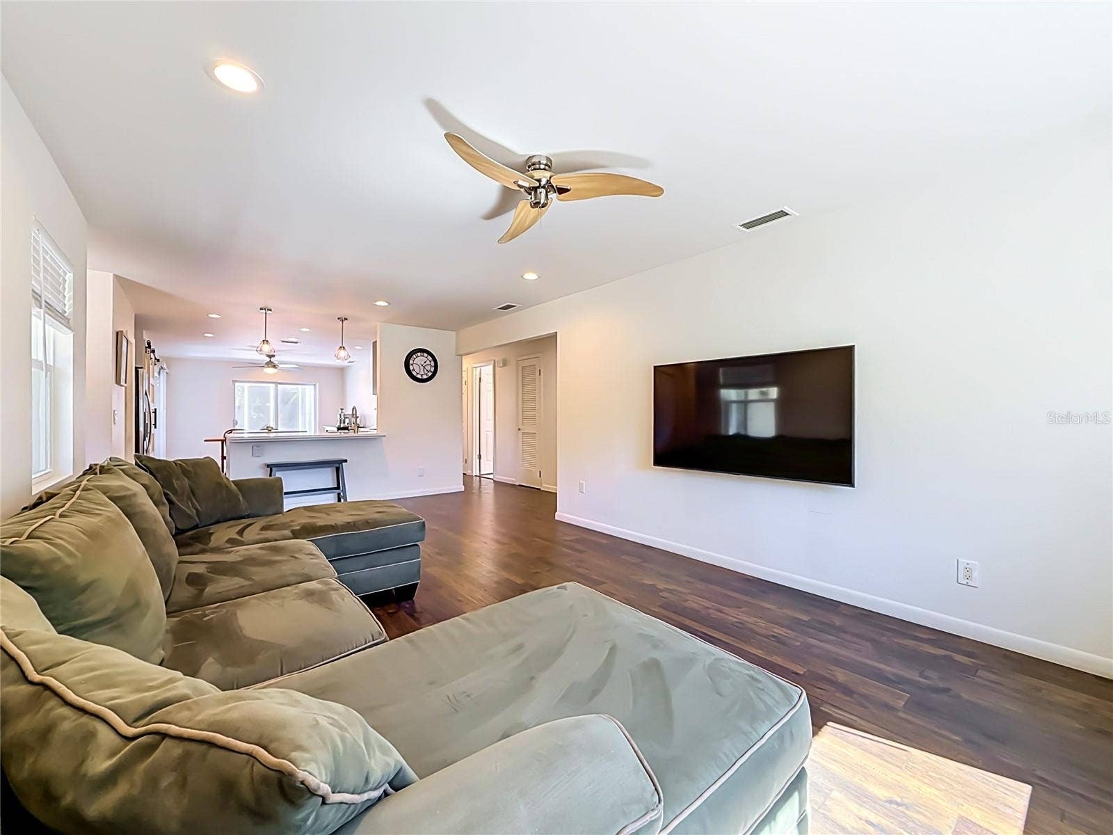 1852 SOURWOOD BOULEVARD, Dunedin, FL 34698 Living Room