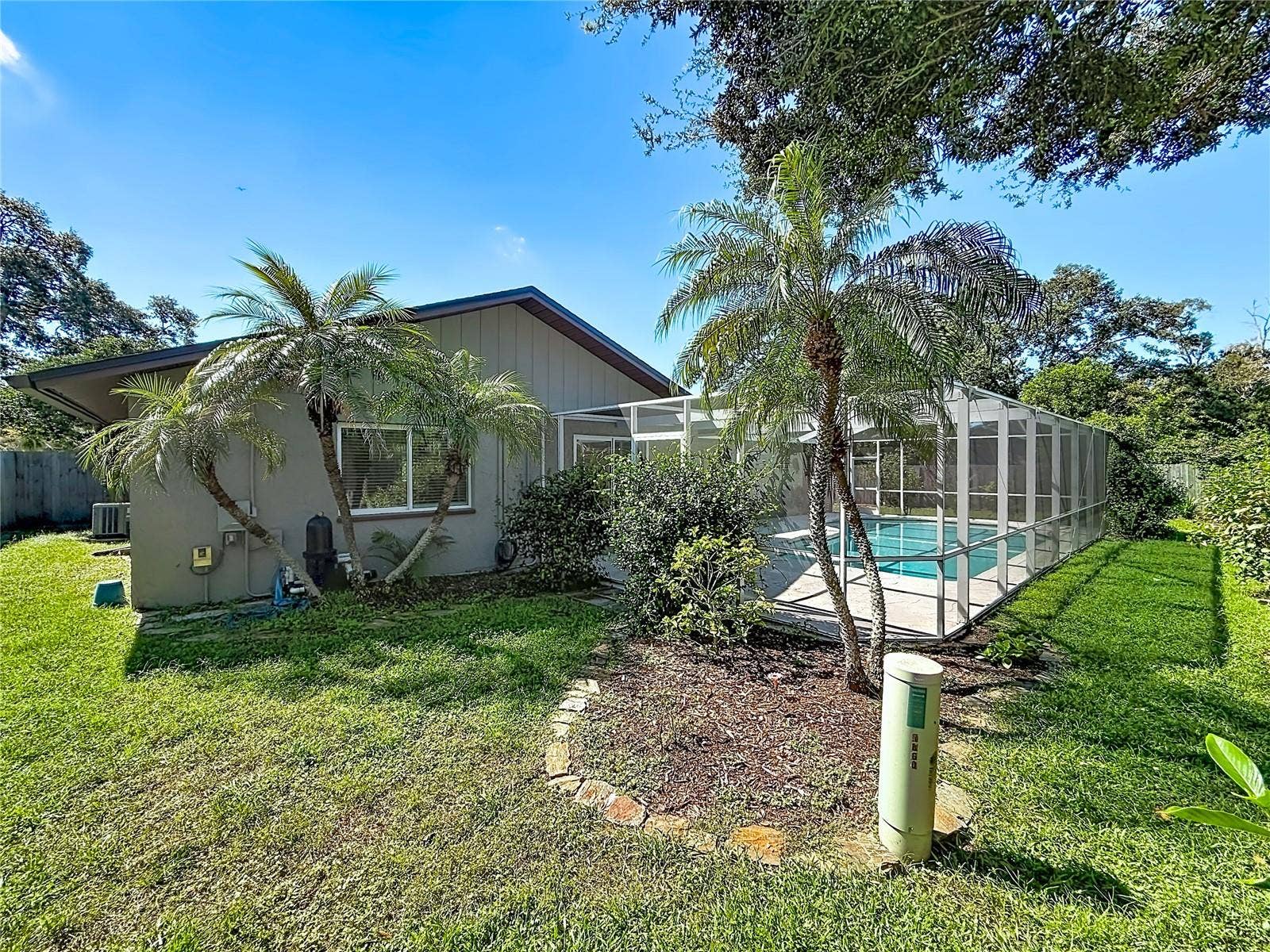 1852 SOURWOOD BOULEVARD, Dunedin, FL 34698 Rear Yard