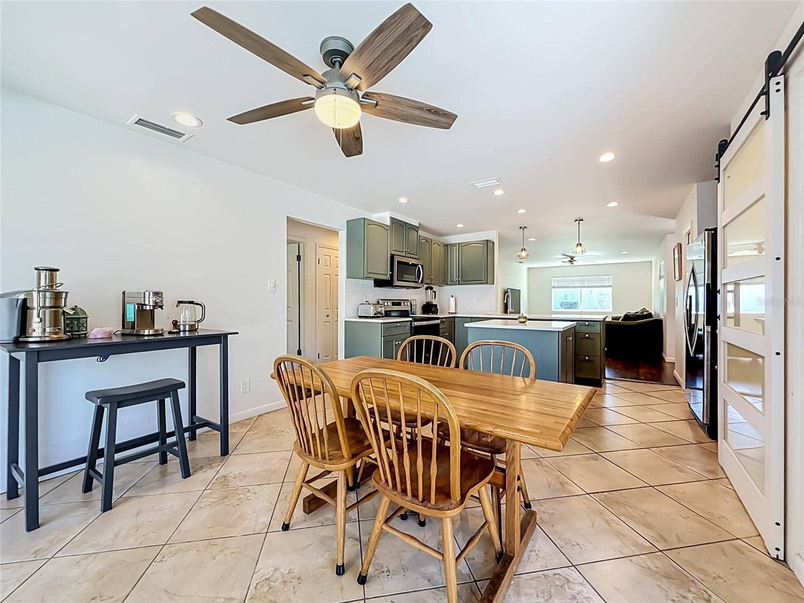 1852 SOURWOOD BOULEVARD, Dunedin, FL 34698 Open Floor Plan
