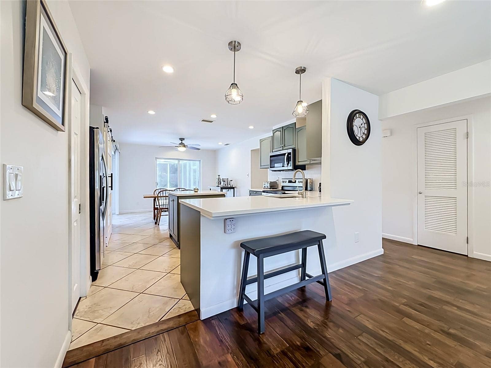 1852 SOURWOOD BOULEVARD, Dunedin, FL 34698 Breakfast Bar - Kitchen