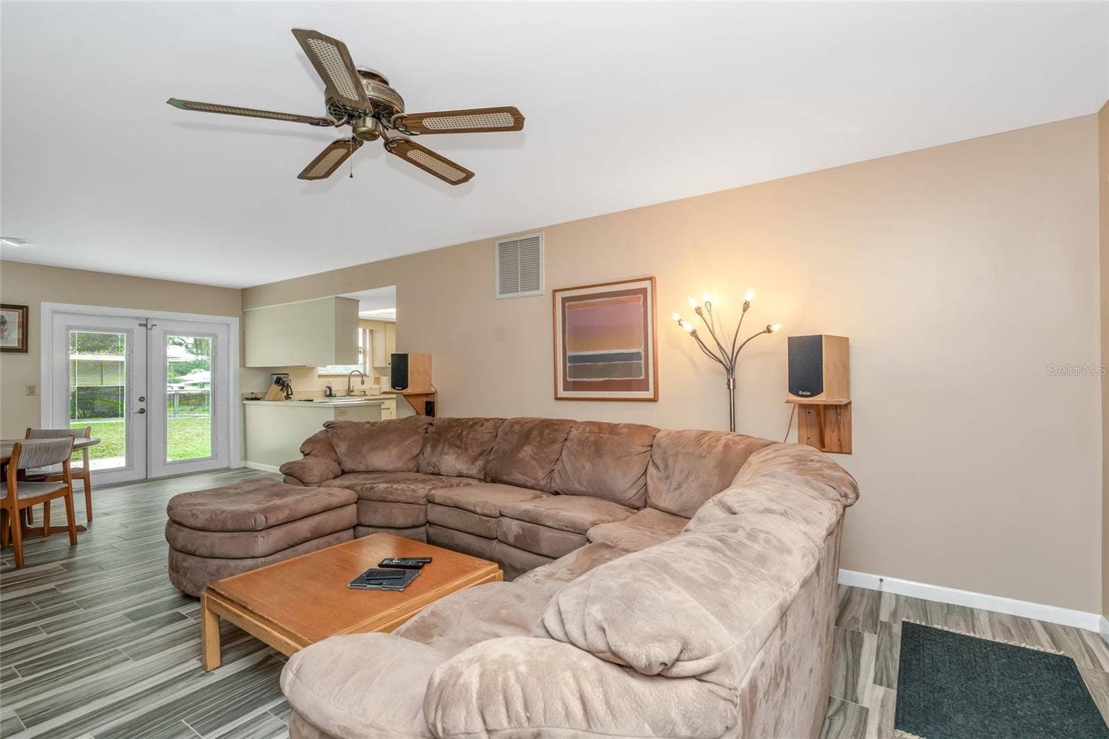8605 GRANDVIEW DRIVE, Temple Terrace, FL 33617 Living room
