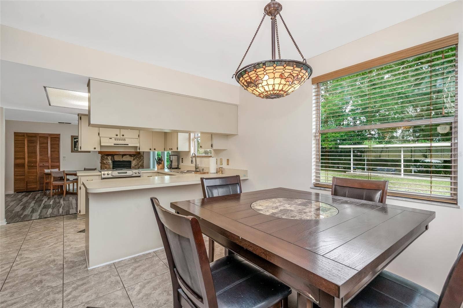 8605 GRANDVIEW DRIVE, Temple Terrace, FL 33617 Eat in Kitchen