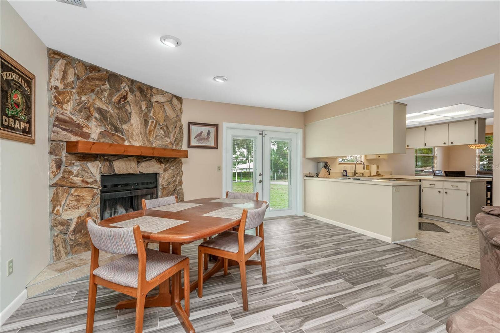 8605 GRANDVIEW DRIVE, Temple Terrace, FL 33617 Dining area