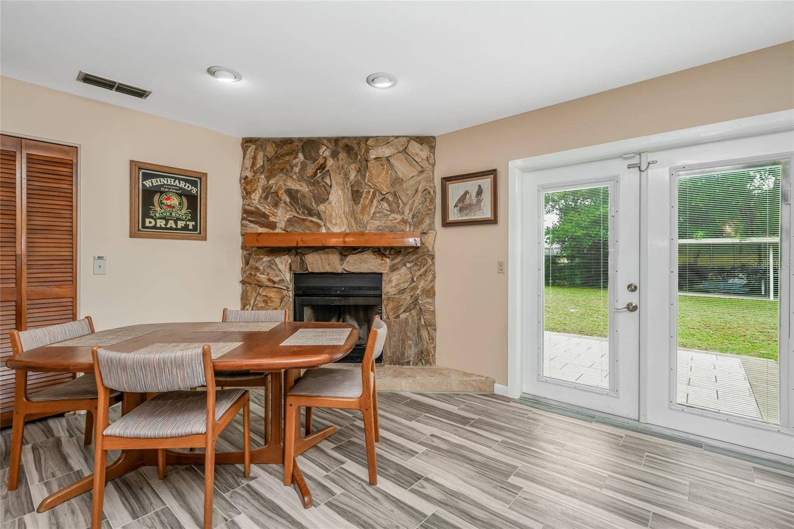 8605 GRANDVIEW DRIVE, Temple Terrace, FL 33617 Dining area