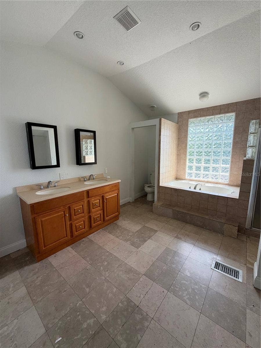 511 E HUGH STREET, Tampa, FL 33603 511 E HUGH STREET, Tampa, FL 33603