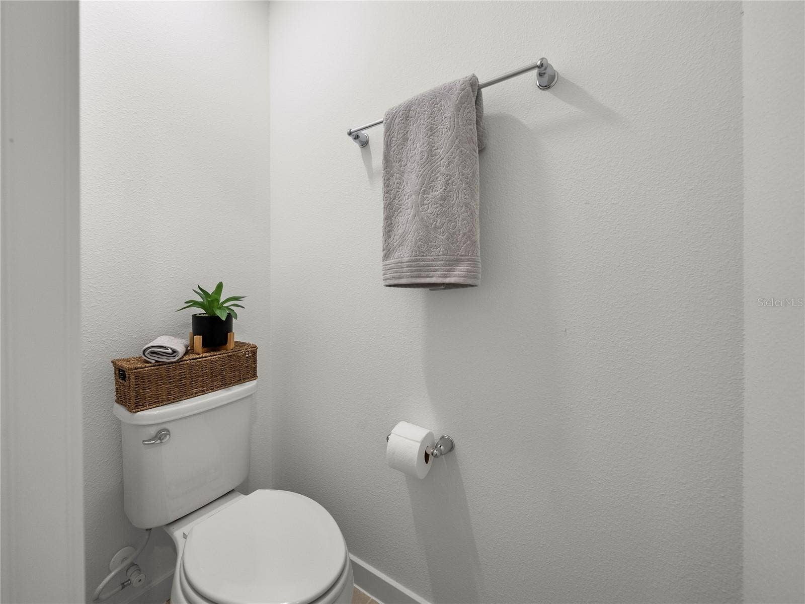 1076 KISTNA DRIVE, Zephyrhills, FL 33540 Private Primary Suite Toilet Room
