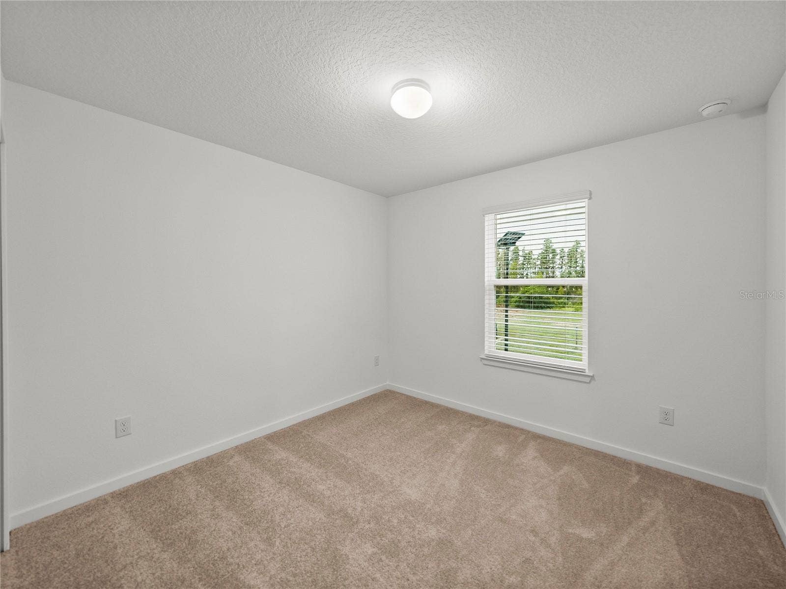 1076 KISTNA DRIVE, Zephyrhills, FL 33540 Upstairs Front Bedroom