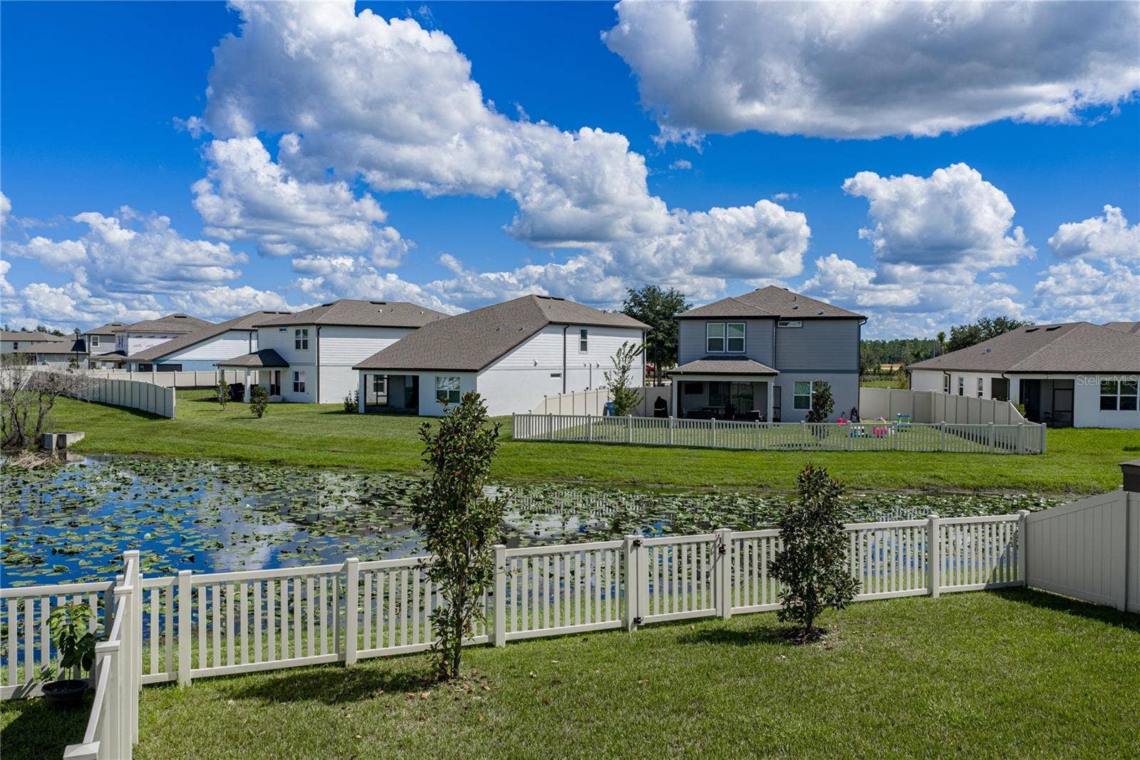 1076 KISTNA DRIVE, Zephyrhills, FL 33540 Rear View