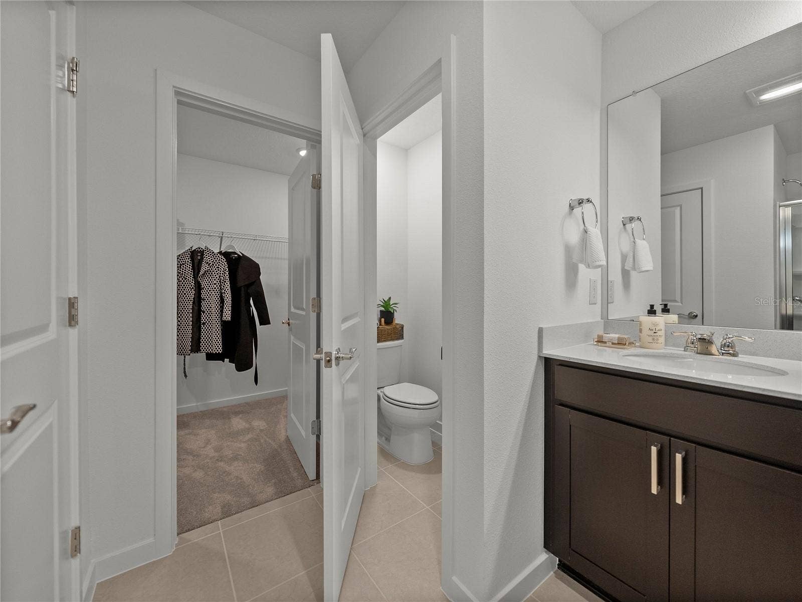 1076 KISTNA DRIVE, Zephyrhills, FL 33540 Primary Bath Private Toilet Room