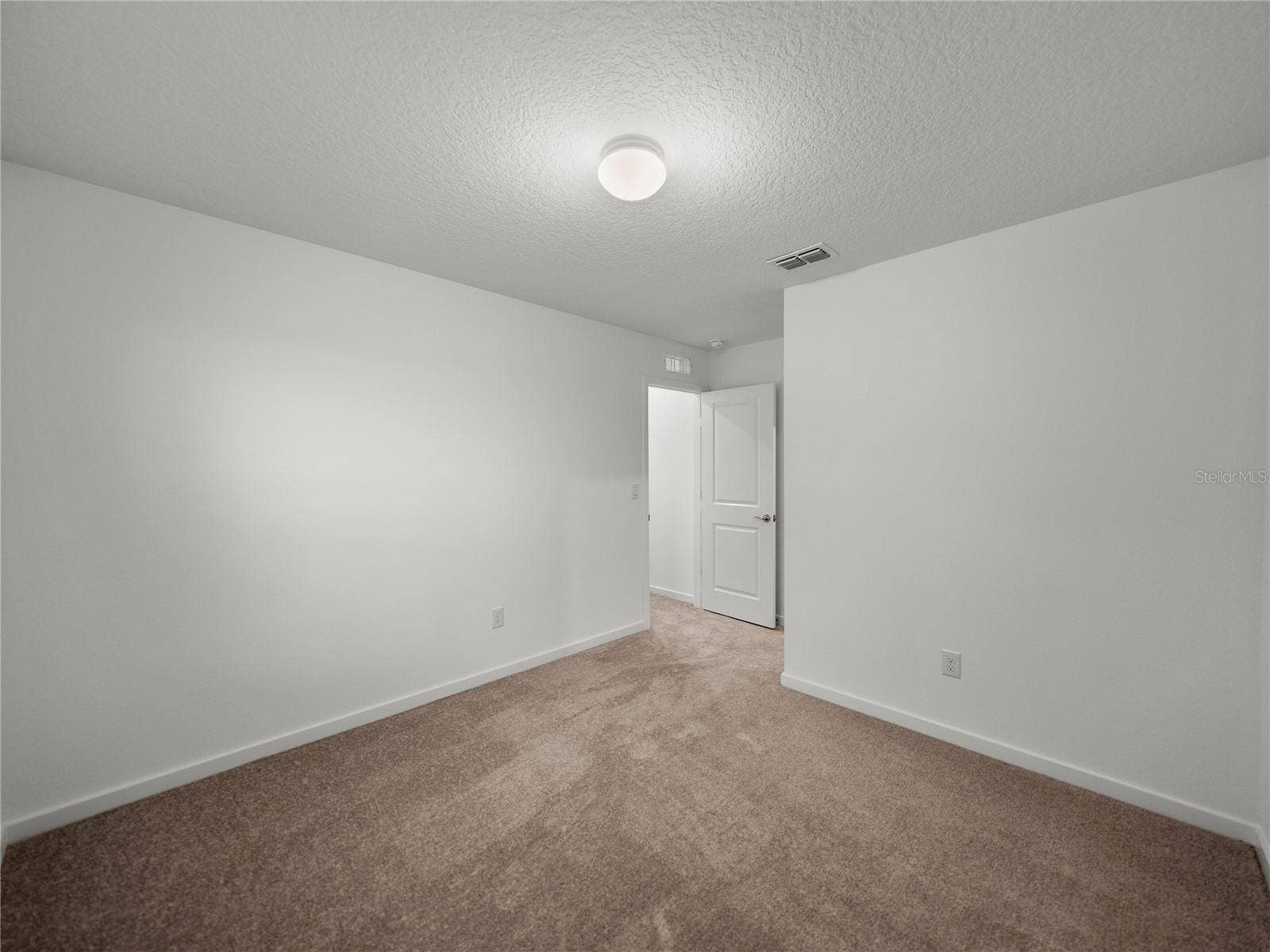 1076 KISTNA DRIVE, Zephyrhills, FL 33540 Rear Bedroom Alternate View