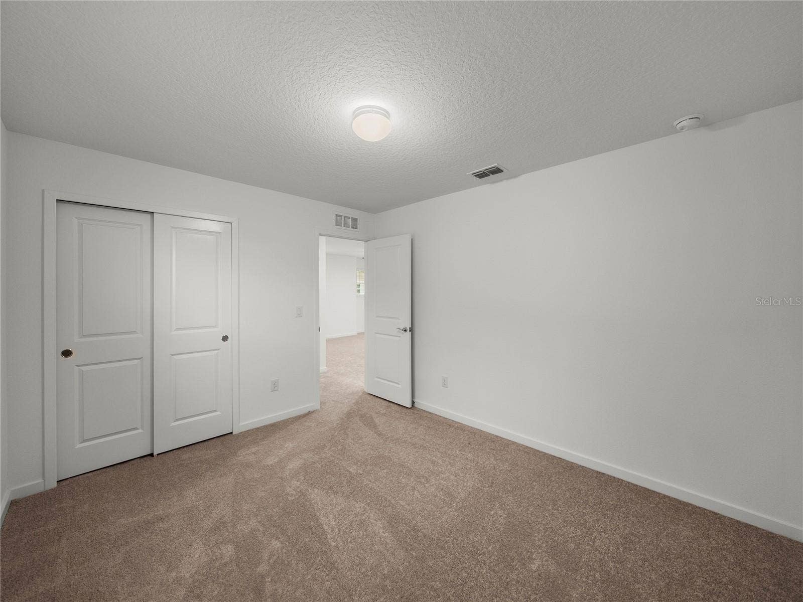 1076 KISTNA DRIVE, Zephyrhills, FL 33540 Alternate View Upstairs Middle Bedroom