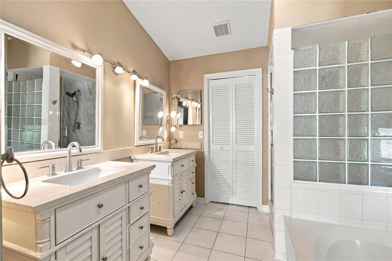 2510 BRIMHOLLOW DRIVE, Valrico, FL 33596 2510 BRIMHOLLOW DRIVE, Valrico, FL 33596