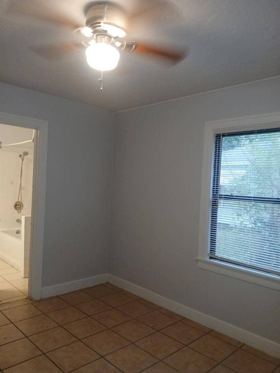 4262 3RD AVENUE N, St Petersburg, FL 33713