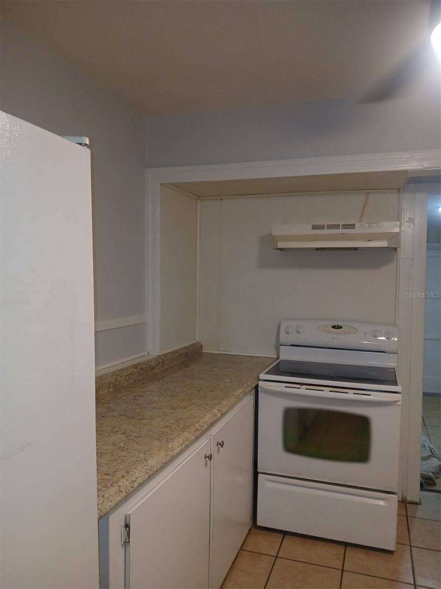 4262 3RD AVENUE N, St Petersburg, FL 33713