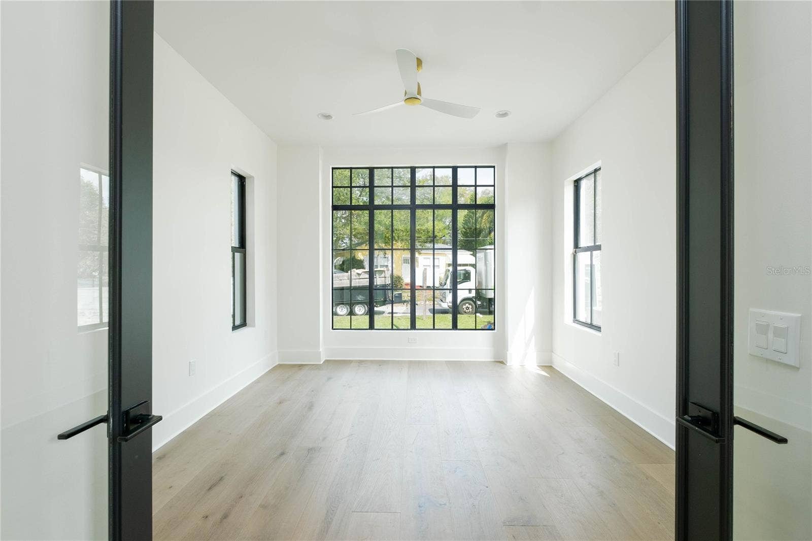 805 W INDIANA AVENUE, Tampa, FL 33603 805 W INDIANA AVENUE, Tampa, FL 33603