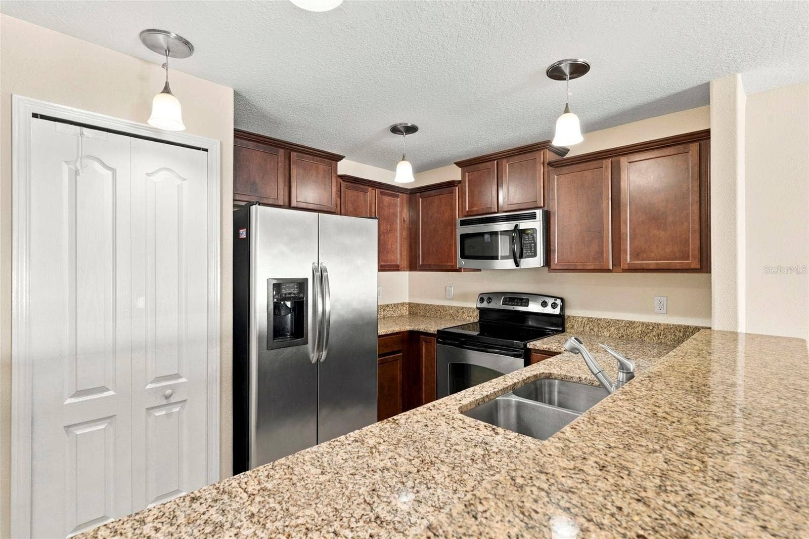 9726 TRUMPET VINE LOOP, Trinity, FL 34655 9726 TRUMPET VINE LOOP, Trinity, FL 34655