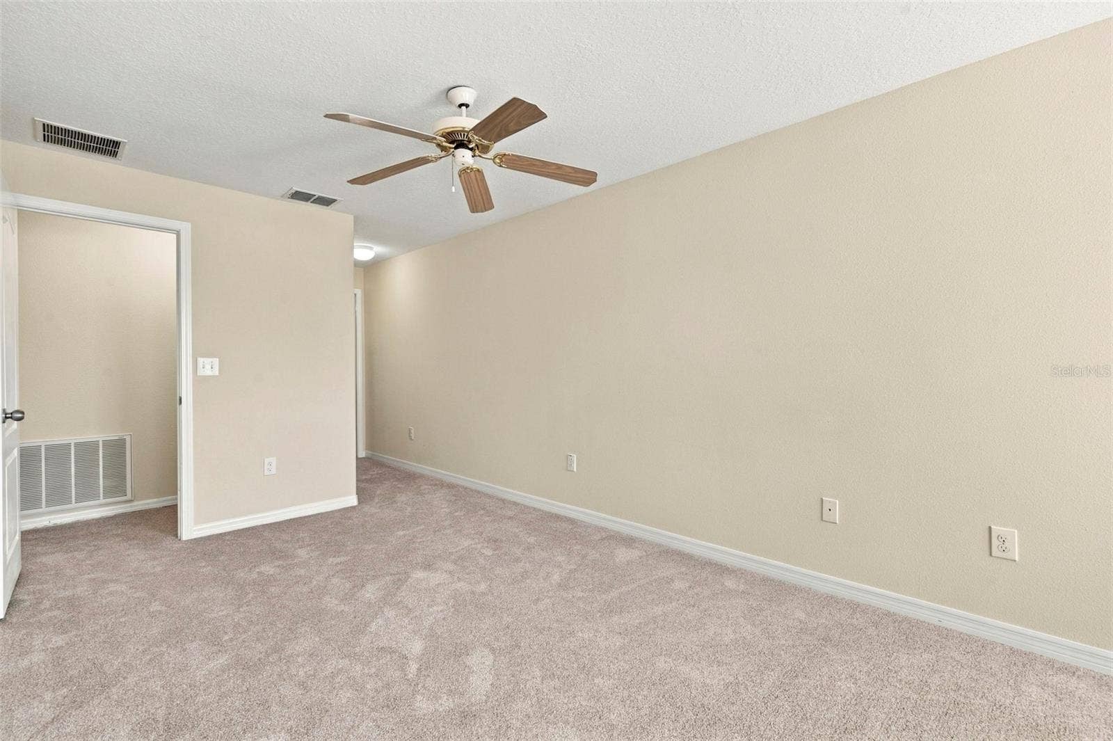 9726 TRUMPET VINE LOOP, Trinity, FL 34655 9726 TRUMPET VINE LOOP, Trinity, FL 34655