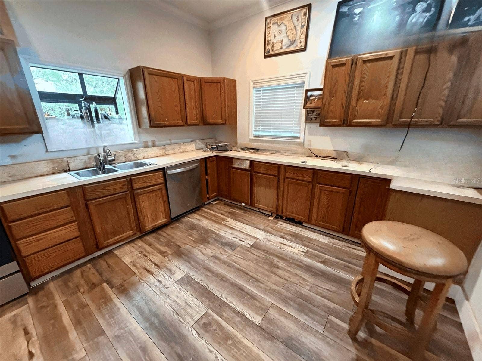 3090 PHOENIX AVENUE, Oldsmar, FL 34677 3090 PHOENIX AVENUE, Oldsmar, FL 34677