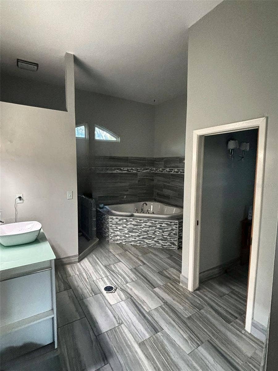 3090 PHOENIX AVENUE, Oldsmar, FL 34677 3090 PHOENIX AVENUE, Oldsmar, FL 34677