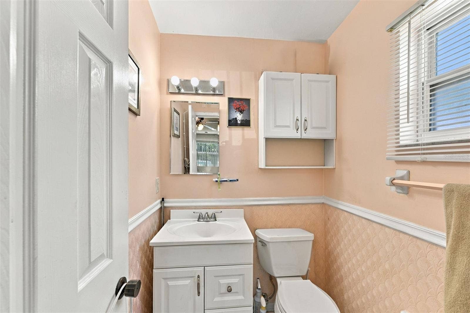 431 74TH AVENUE N, St Petersburg, FL 33702 Primary bathroom 2