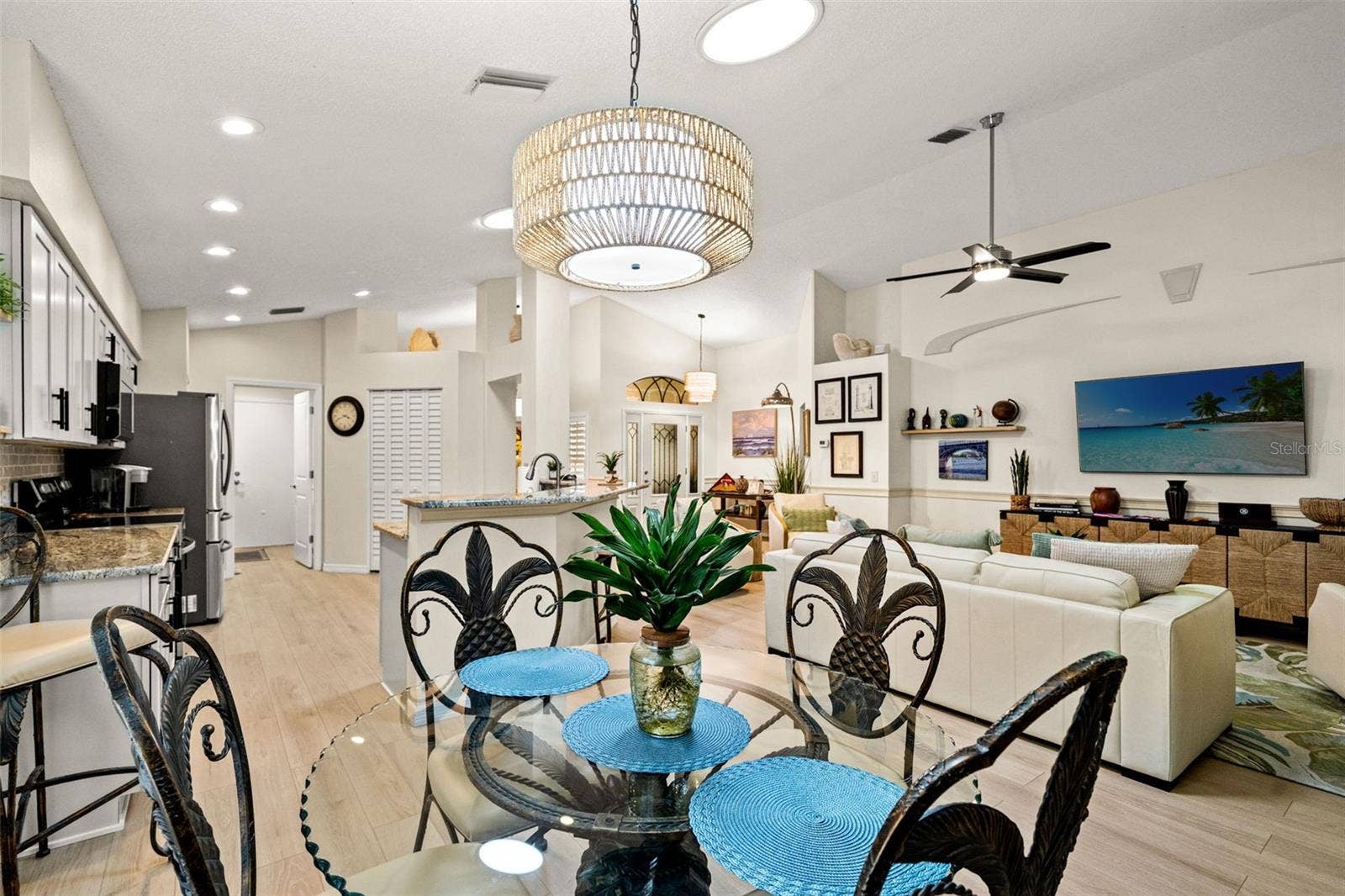 Eat-In Kitchen nook