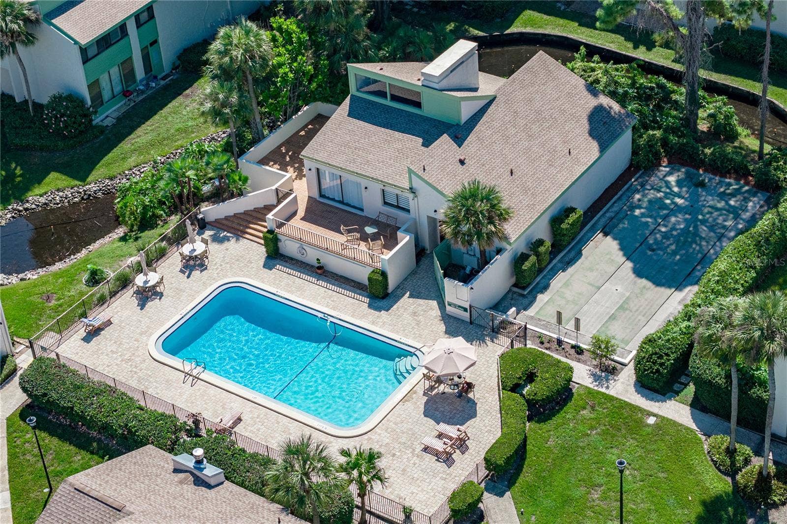 Community Center & Pool