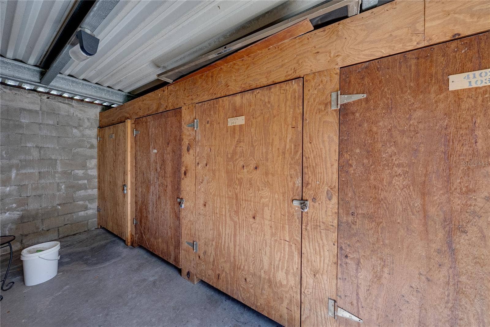 Units Private Storage Room