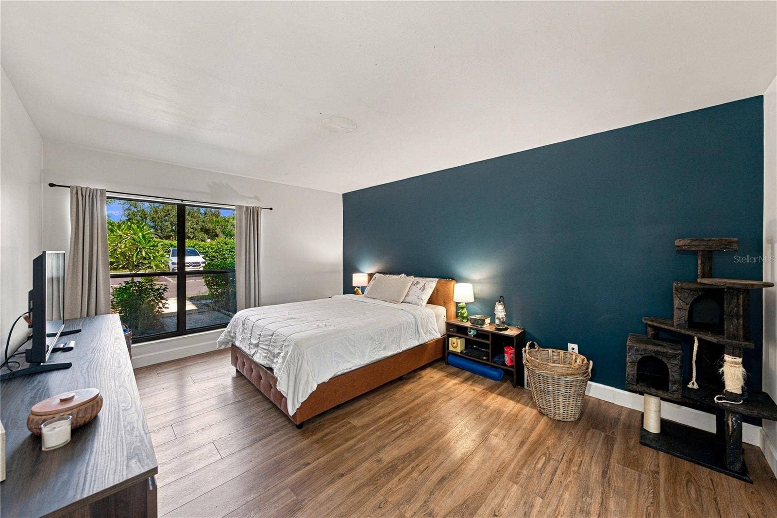 Massive Primary Suite Fresh and Clean with On Suite Bath and Walk In Closet