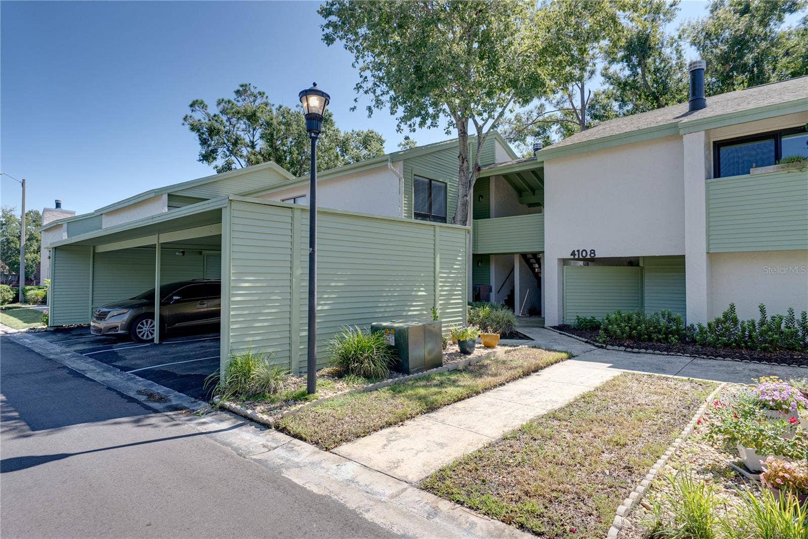 Exterior Front Beautifully Maintained Carrollwood Village!