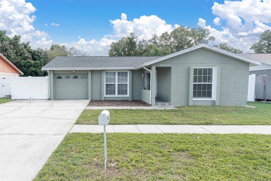Property photo for 9402 ATTENBURY DRIVE, Tampa, FL